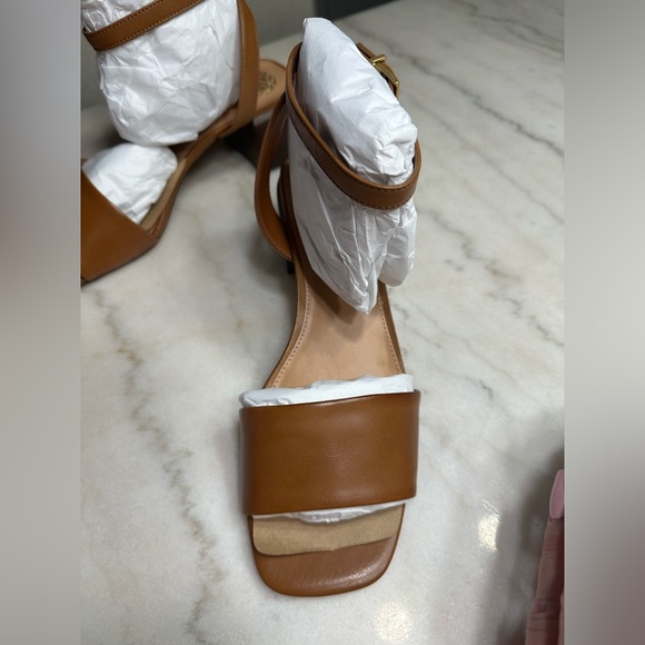 Vince Camuto Carliss sandals - Picture 4 of 6